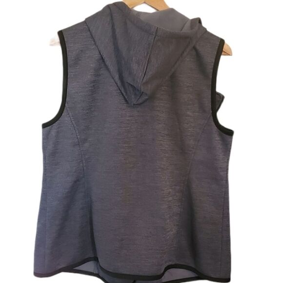 Weekend by Chico's Ladies Size 2 Vest - Picture 2 of 5